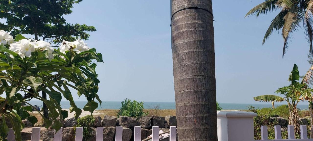 Happy Seas Beach Villa Alappuzha Exteriör bild